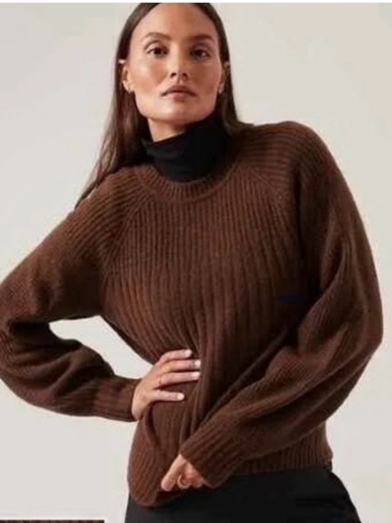 Athleta Sweaters - ATHLETA Merino Wool Layover Crew Sweater Plus Sz 3X Mahogany Brown NWT✅